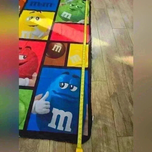 M&M thin blanket - Picture 3 of 7